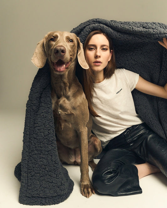 Fluffy Stress-Free Blanket – Mona’s Grey Edition - MONS BONS